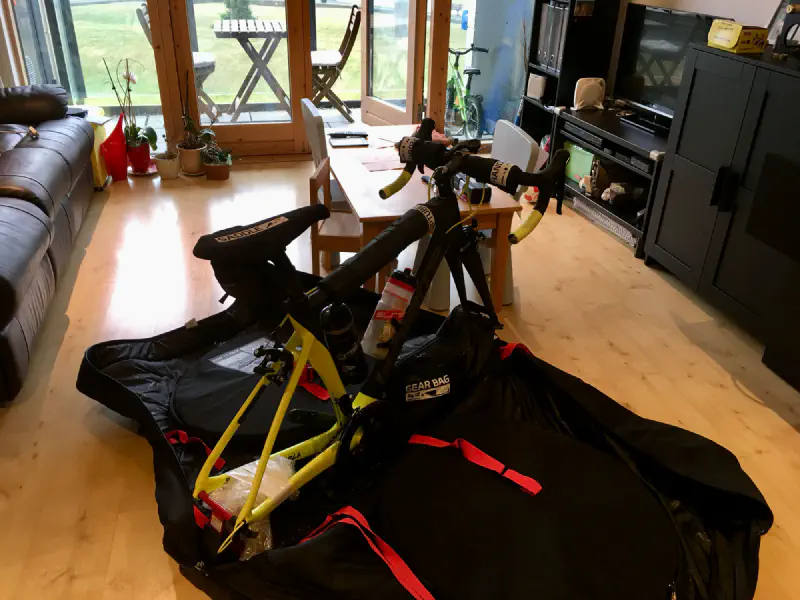 Loading a bike into the Scicon AeroComfort case without removing the handlebars